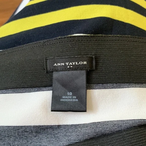 Ann Taylor Pencil Skirt UEC, size 10, small spot( see picture) - Picture 2 of 3